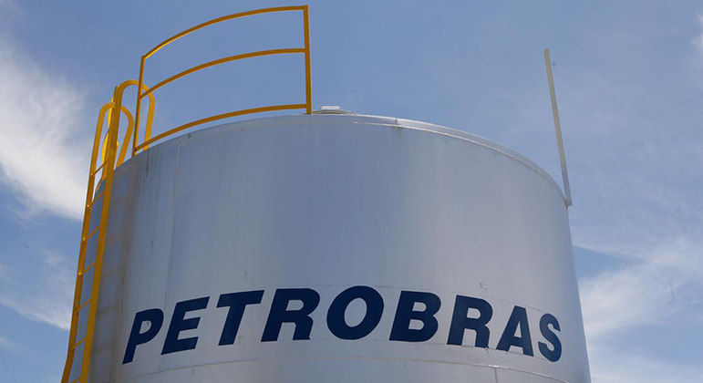 Conselheiro da Petrobras sugere mudanças na política de preços da estatal