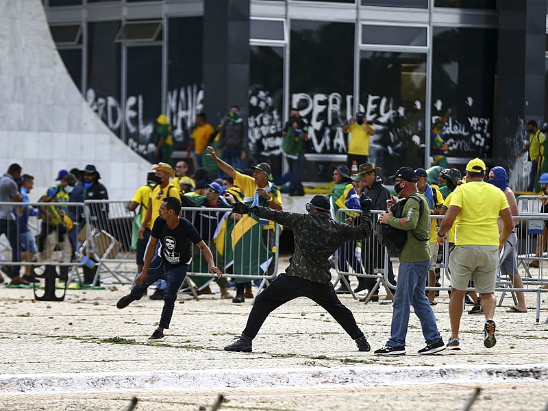 Pedindo golpe de Estado, apoiadores destruíram prédios e bens públicos em Brasília - Marcelo Camargo/Agência Brasil