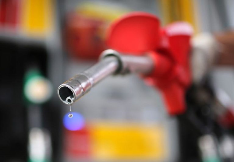 Gasolina na bomba de combustível (Bloomberg)