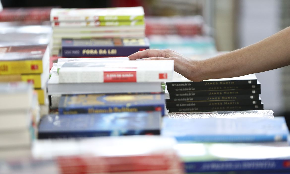 Uma das propostas para levar essa inovação adiante é a implementação das chamadas Bibliotecas Parque - Foto: Agência Brasil | Marcelo Camargo