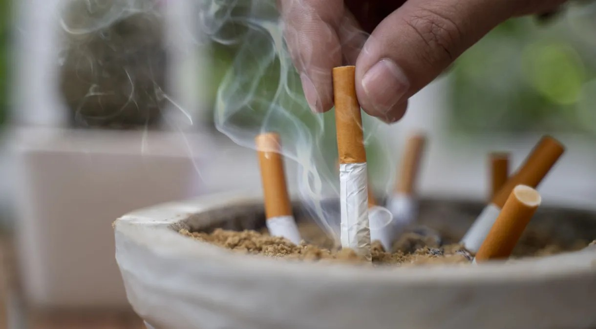 Estudos mostram que substâncias presentes no cigarro podem prejudicar o sistema reprodutivo  Foto: Seksan Mongkhonkhamsao/Getty Images