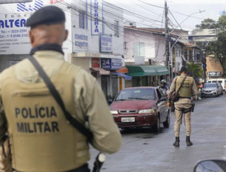 PMs presos vendiam 10 mil munições e 20 armas por mês para o tráfico na Bahia