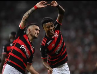 Título da Supercopa isola Arrascaeta e Bruno Henrique como maiores campeões da história do Flamengo