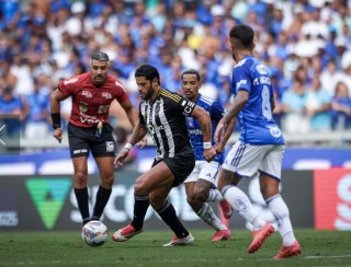 Atlético-MG vence Cruzeiro com brilho de Hulk e só depende de si para avançar no Mineiro