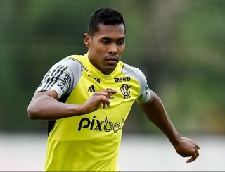 Alex Sandro, do Flamengo, tem lesão detectada na coxa esquerda