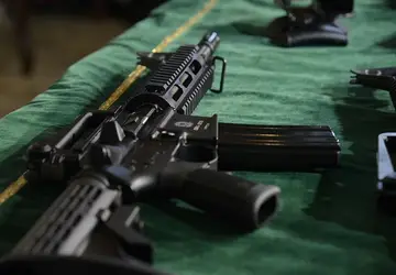 Registros de armas novas triplicam na Bahia em quatro anos