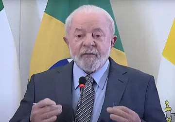 "Esse cidadão está jogando contra os interesses da economia brasileira", disse Lula em referência a Campos Neto - Reprodução/YouTube