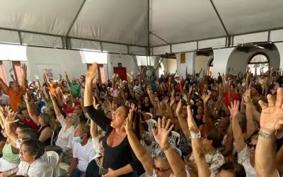 Professores rejeitam proposta de reajuste do governo e aprovam paralisação em toda Bahia na próxima semana