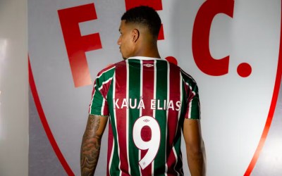 Kauã Elias assume a camisa 9 do Fluminense