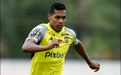 Alex Sandro, do Flamengo, tem lesão detectada na coxa esquerda