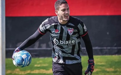 Bahia acerta empréstimo do goleiro Ronaldo, do Atlético Goianiense